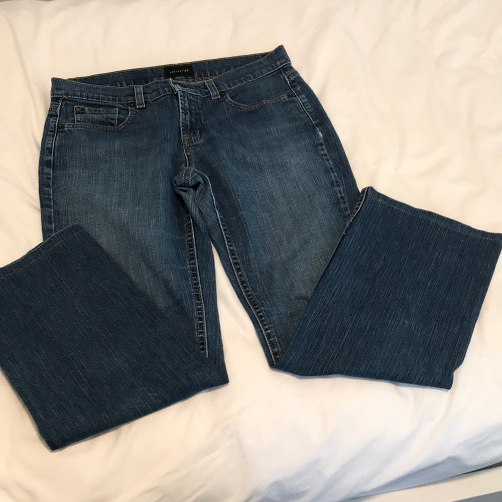Limited blue jeans size 8 R.